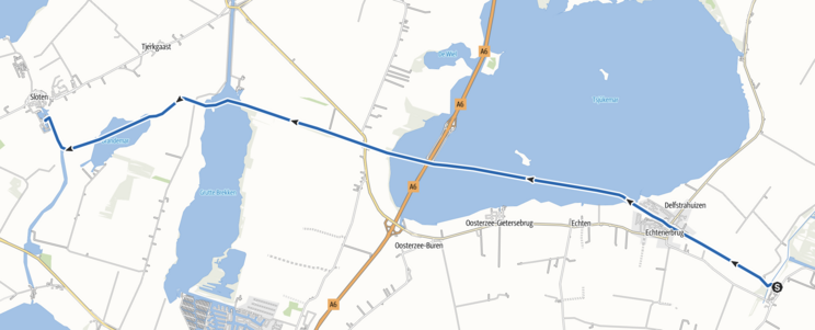 Langelille - Sloten Die Abbildung zeigt eine Karte, die einen Weg zwischen den Orten Langelille und Sloten im Nordosten der Niederlande darstellt. Die Strecke ist durch eine blaue Linie gekennzeichnet, die durch Wasserstraßen und Gewässern führt.