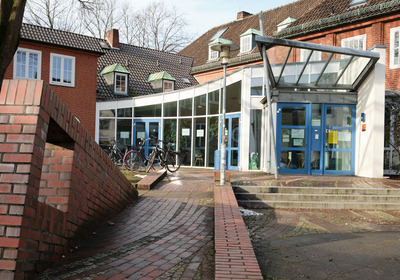 Eingang des Gemeindezentrums an der Neukirchstraße