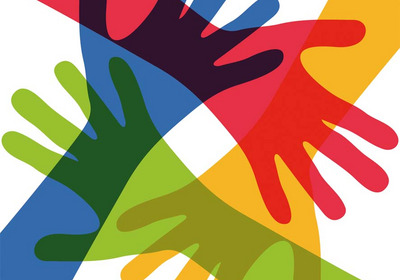 Das Bild zeigt eine Illustration von übereinander gelegten Händen in verschiedenen Farben. Es soll Solidarität und Gemeinschaft ausdrücken.