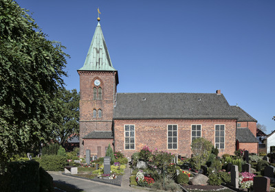 Das Foto zeigt die Kirche in Arsten