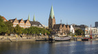 Kirche in der Innenstadt am Flußufer