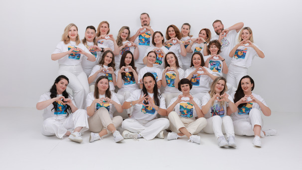 Das Foto zeigt einen Frauenchor