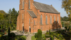 Kirche mit Friedhof