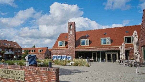 Das Bild zeigt das Haus Meedland auf Langeoog
