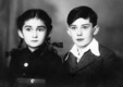 Aus Anlass der Ausstellung "Vergiss deinen Namen nicht" - Die Kinder von Auschwitz hier ein historisches Kinderfoto von Ruth und Robert Büchler 