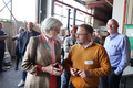Kirchenpräsidentin Edda Bosse und Pastor Andreas Hamburg im Gespräch
