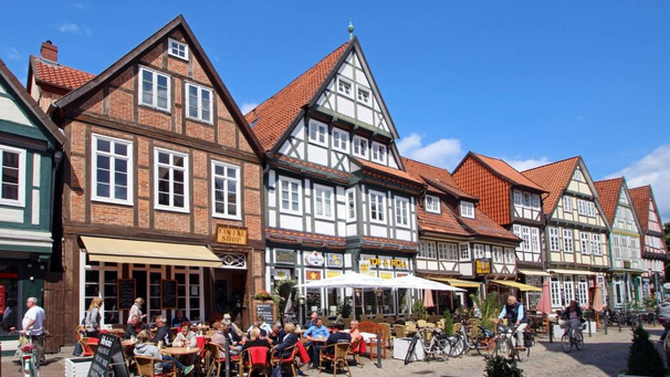 Das Bild zeigt die Schuhstrasse in der Celler Innenstadt